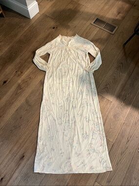 Stone vintage Cream Floral Long Nightgown size small